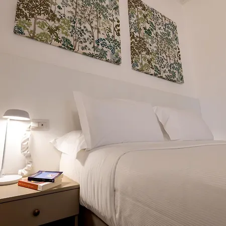 Konukevi Riflessi Palace 4*