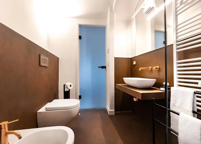 بيت ضيافة Riflessi Palace 4*